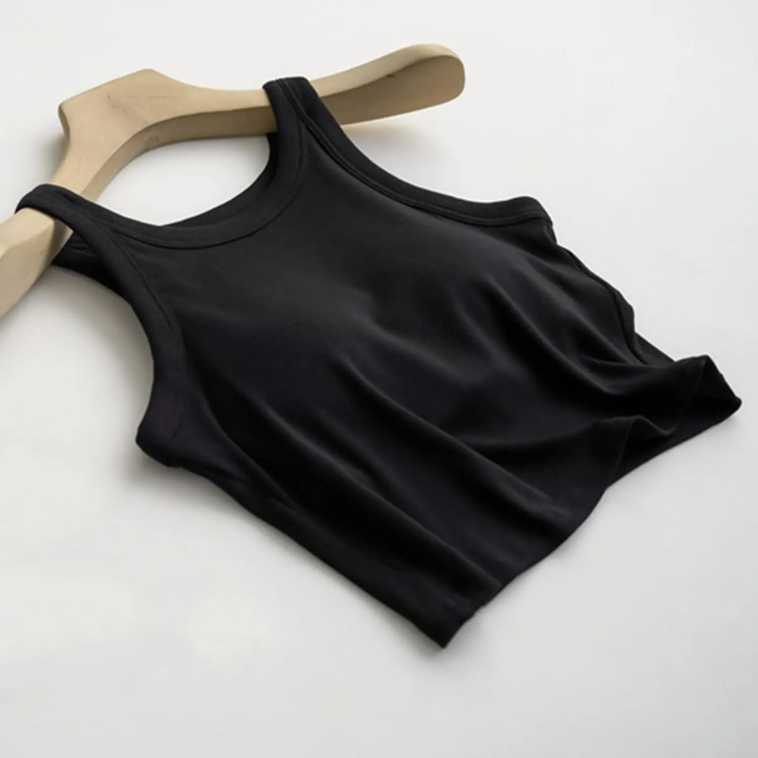 Camisole Tops for Women Built in Bra Spaghetti Strap Workout Yoga Shirts Basic Padded Tank Tops 2025 Summer Clothes