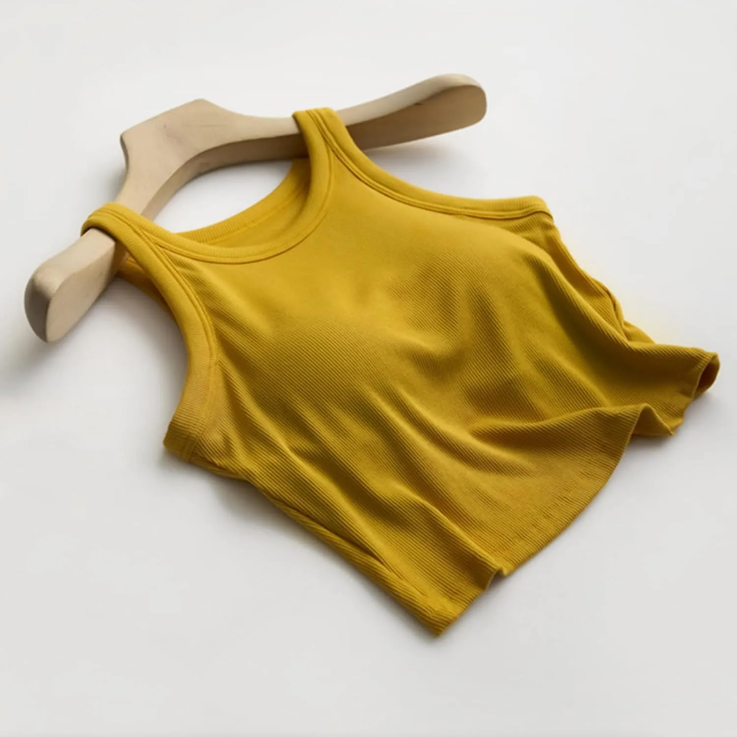 Camisole Tops for Women Built in Bra Spaghetti Strap Workout Yoga Shirts Basic Padded Tank Tops 2025 Summer Clothes