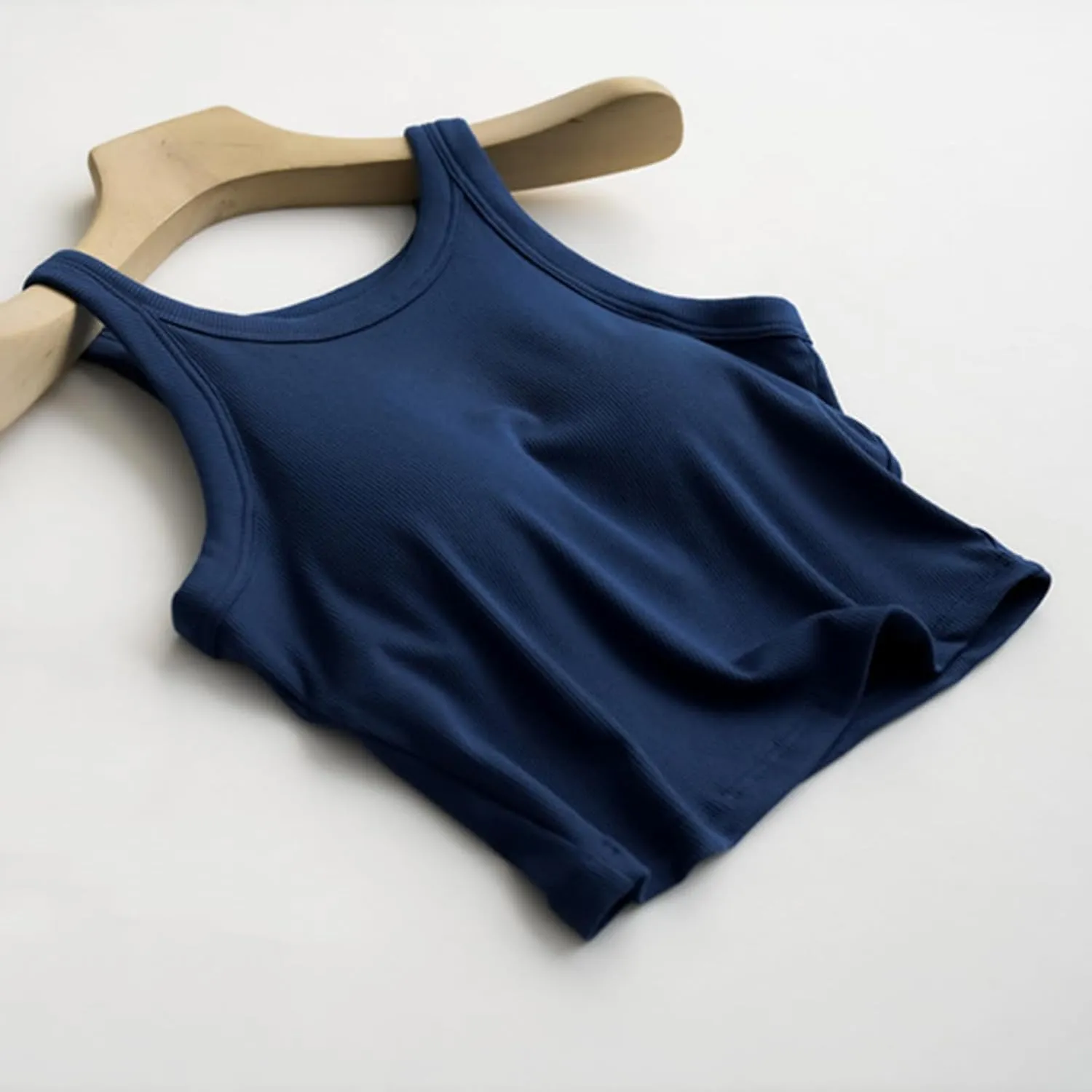 Camisole Tops for Women Built in Bra Spaghetti Strap Workout Yoga Shirts Basic Padded Tank Tops 2025 Summer Clothes