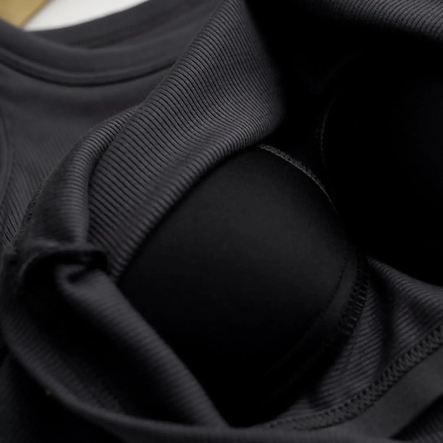 Camisole Tops for Women Built in Bra Spaghetti Strap Workout Yoga Shirts Basic Padded Tank Tops 2025 Summer Clothes