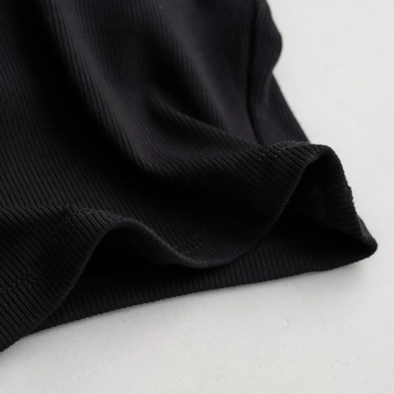 Camisole Tops for Women Built in Bra Spaghetti Strap Workout Yoga Shirts Basic Padded Tank Tops 2025 Summer Clothes