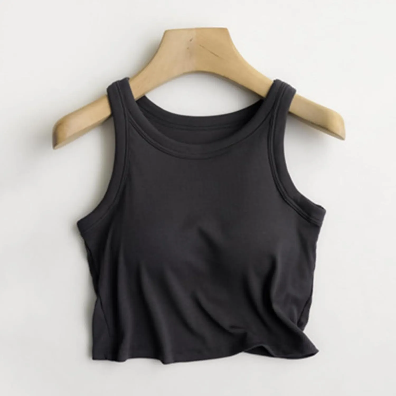 Camisole Tops for Women Built in Bra Spaghetti Strap Workout Yoga Shirts Basic Padded Tank Tops 2025 Summer Clothes