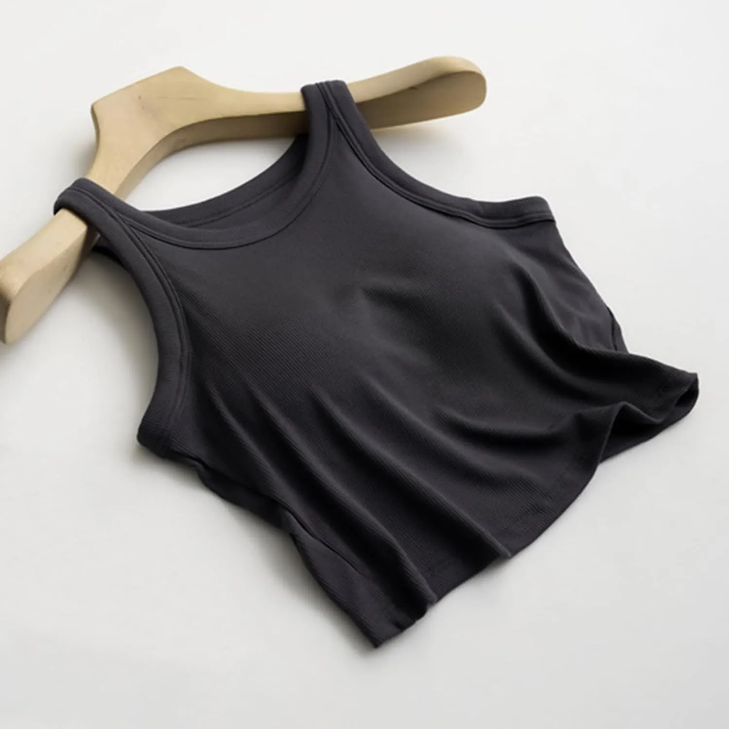 Camisole Tops for Women Built in Bra Spaghetti Strap Workout Yoga Shirts Basic Padded Tank Tops 2025 Summer Clothes