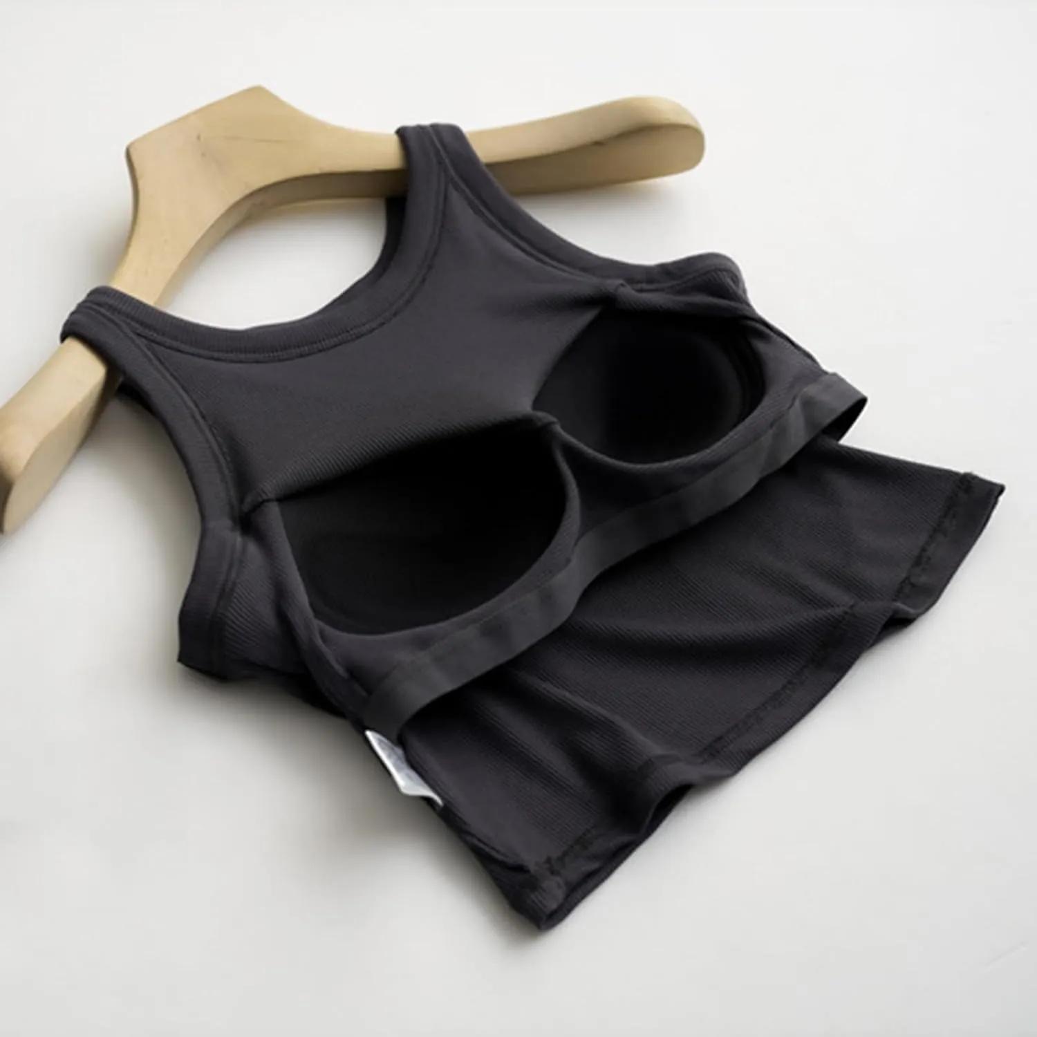 Camisole Tops for Women Built in Bra Spaghetti Strap Workout Yoga Shirts Basic Padded Tank Tops 2025 Summer Clothes