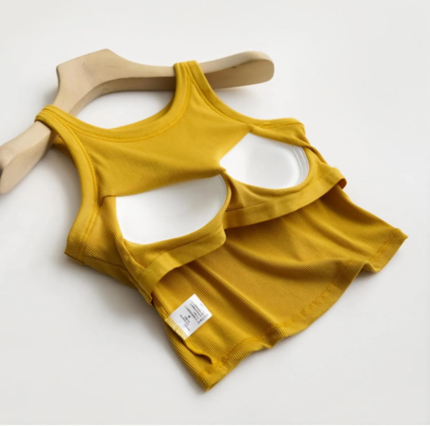 Camisole Tops for Women Built in Bra Spaghetti Strap Workout Yoga Shirts Basic Padded Tank Tops 2025 Summer Clothes
