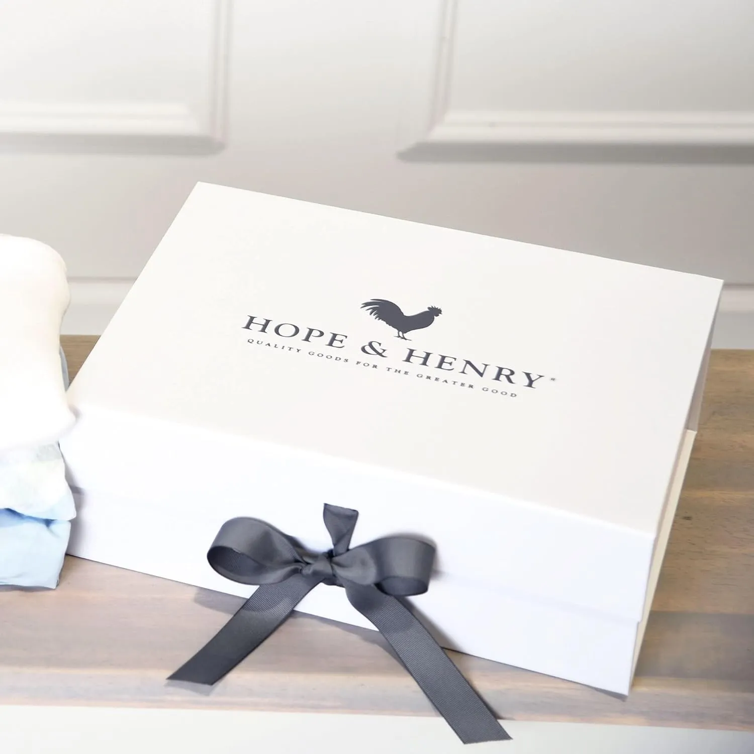Hope & Henry Baby Organic 4 Piece Gift Set with Box